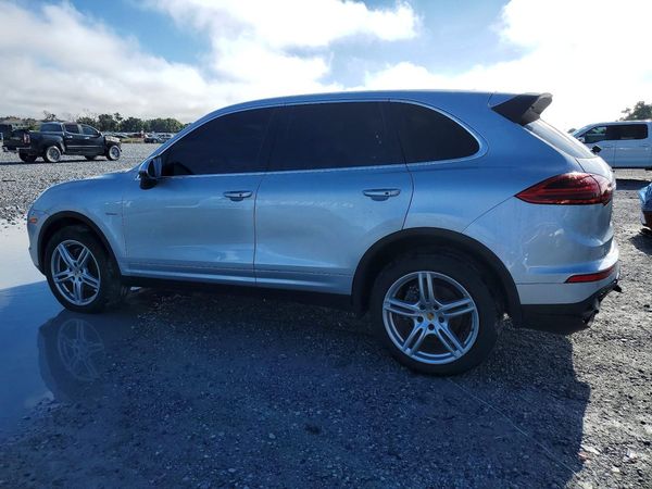2016 PORSCHE CAYENNE