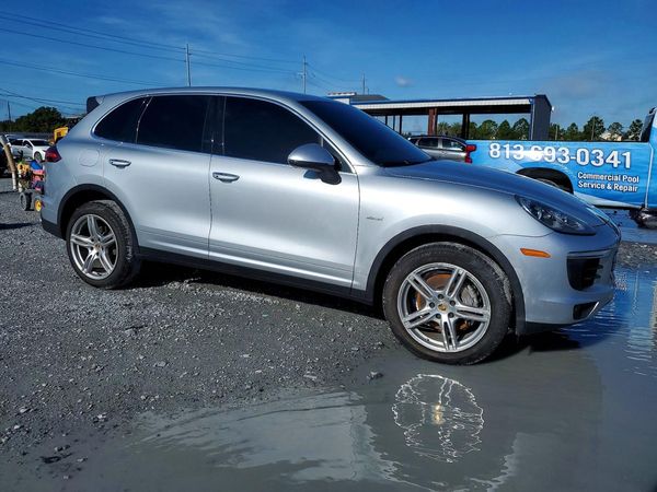 2016 PORSCHE CAYENNE