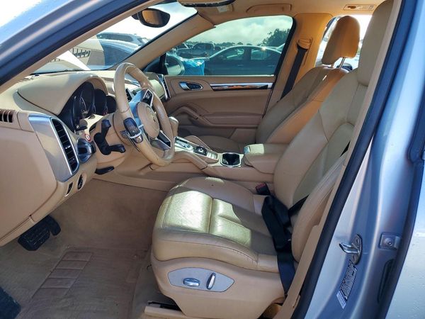 2016 PORSCHE CAYENNE