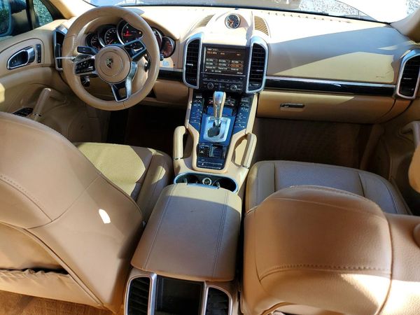 2016 PORSCHE CAYENNE