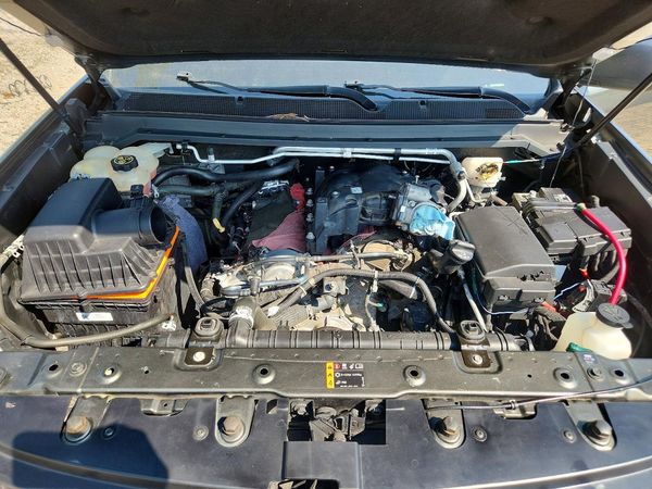 2018 CHEVROLET COLORADO Z71 — Engine bay