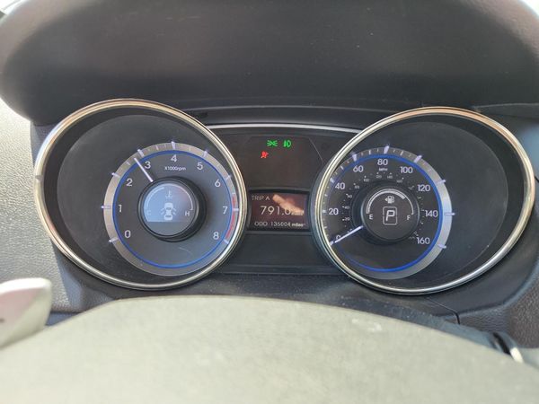 2012 HYUNDAI SONATA Middle level