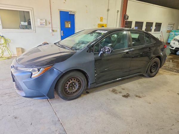 2021 TOYOTA COROLLA LE — Front 3/4