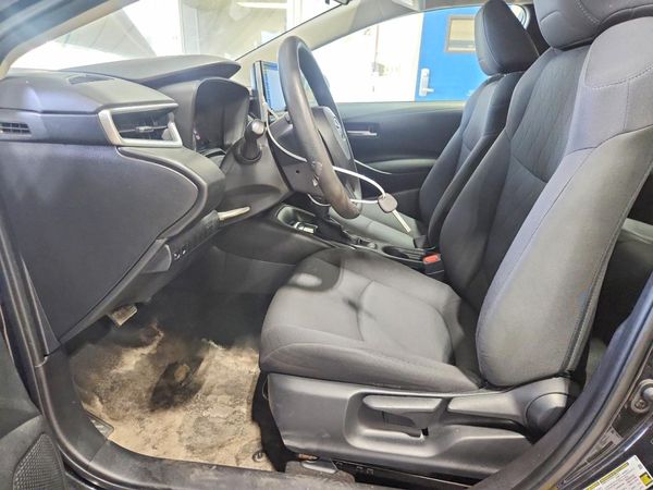 2021 TOYOTA COROLLA LE — DENT