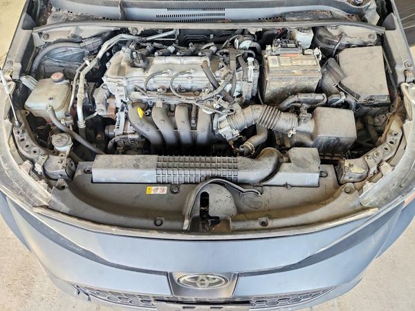 2021 TOYOTA COROLLA LE — Engine bay