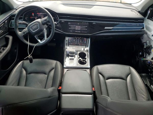 2023 AUDI Q8