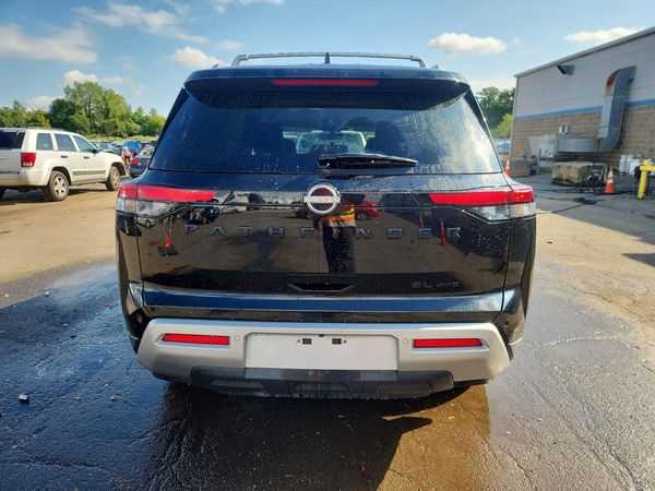 2023 NISSAN PATHFINDER SL