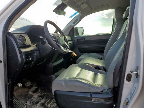 2018 TOYOTA TUNDRA SR/SR5