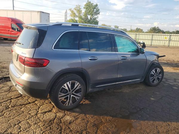 2025 MERCEDES-BENZ GLB