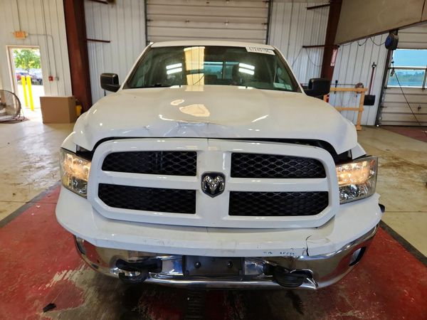 2018 RAM 1500 SLT