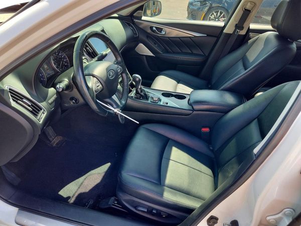 2017 INFINITI Q50