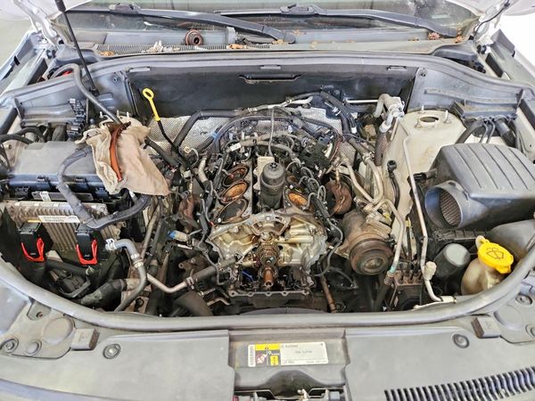 2018 JEEP CHEROKEE Laredo — Engine bay