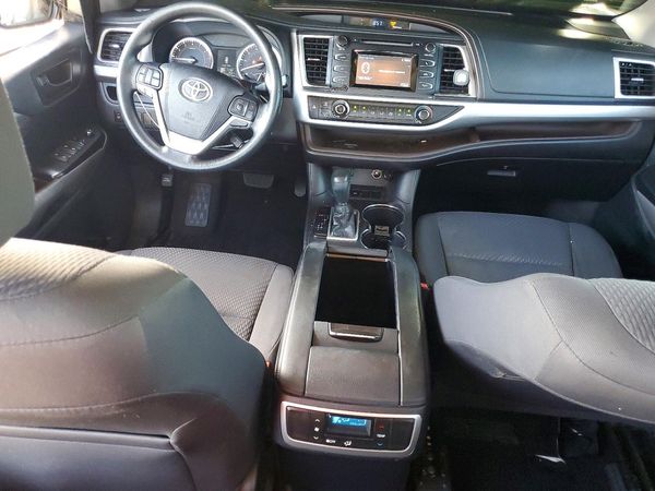 2016 TOYOTA HIGHLANDER