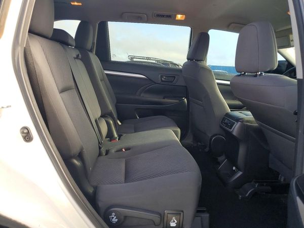 2016 TOYOTA HIGHLANDER