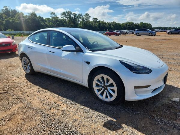2023 TESLA MODEL 3 — Passenger 3/4