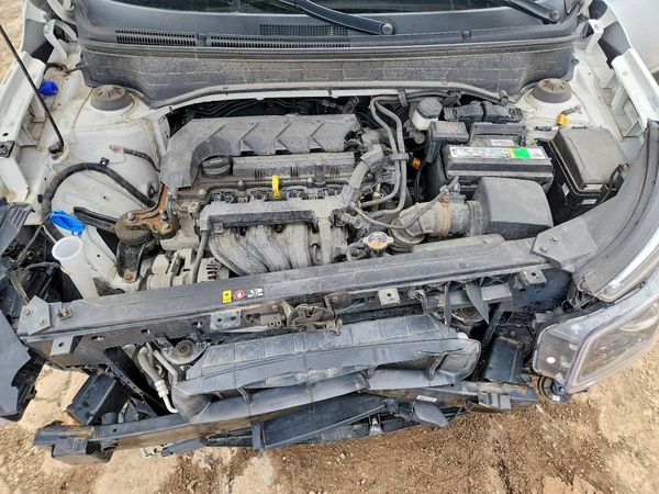 2022 HYUNDAI VENUE SEL & Limited — Engine bay