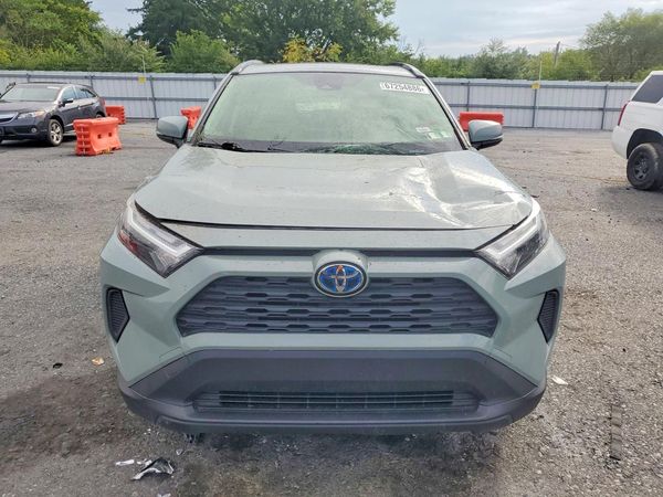 2022 TOYOTA RAV4 XLE