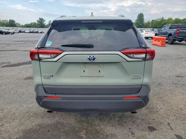 2022 TOYOTA RAV4 XLE