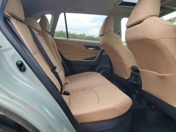 2022 TOYOTA RAV4 XLE
