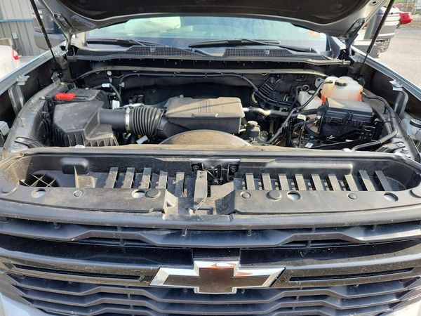 2026 CHEVROLET SILVERADO Custom — Engine bay