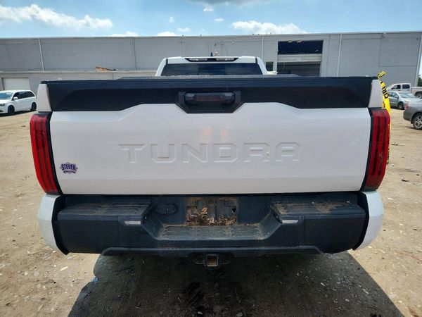 2022 TOYOTA TUNDRA SR