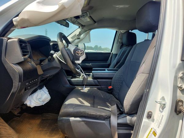 2022 TOYOTA TUNDRA SR