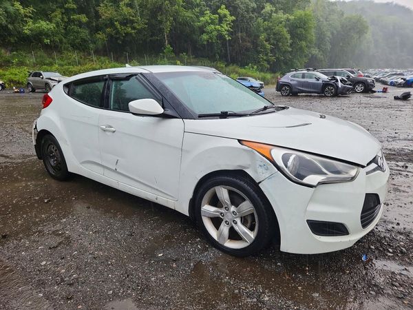 2013 HYUNDAI VELOSTER — Passenger 3/4