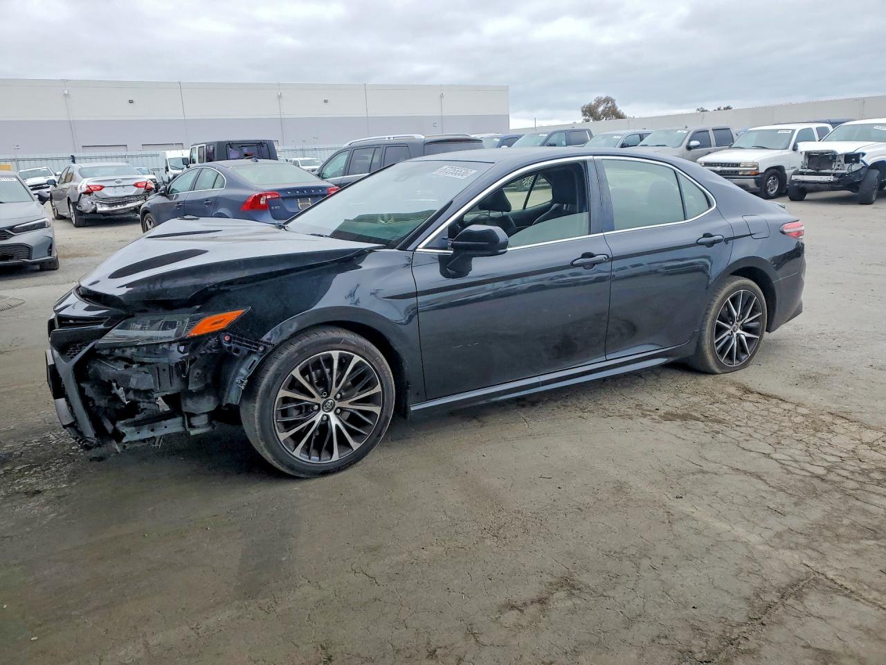 2018 TOYOTA CAMRY
