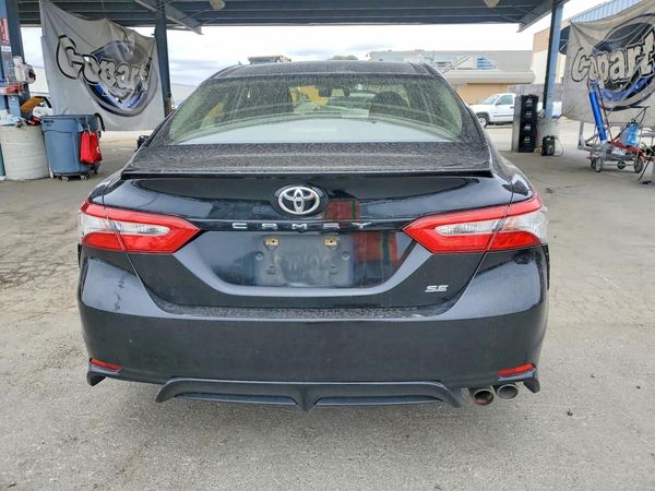 2018 TOYOTA CAMRY