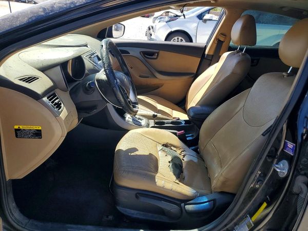 2012 HYUNDAI ELANTRA GLS(Middle grade) — DENT
