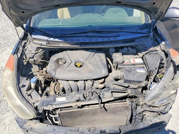 2012 HYUNDAI ELANTRA GLS(Middle grade) — Engine bay