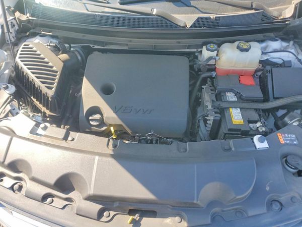 2023 CHEVROLET TRAVERSE LT — Engine bay