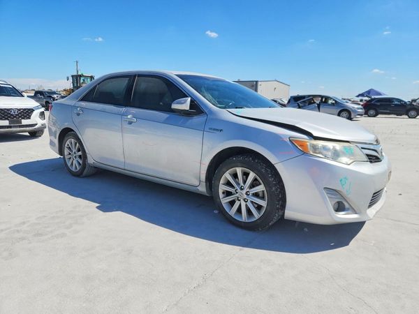 2013 TOYOTA CAMRY SOLA Hybrid