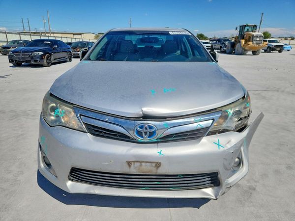 2013 TOYOTA CAMRY SOLA Hybrid