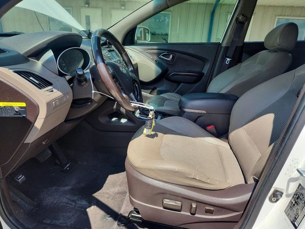 2015 HYUNDAI TUCSON GLS (Middle)