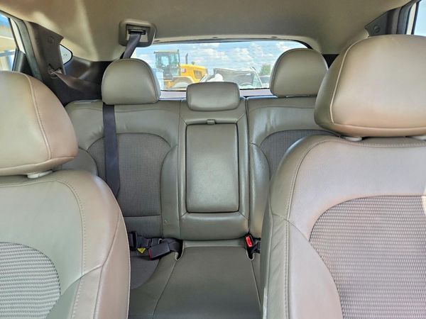 2015 HYUNDAI TUCSON GLS (Middle)