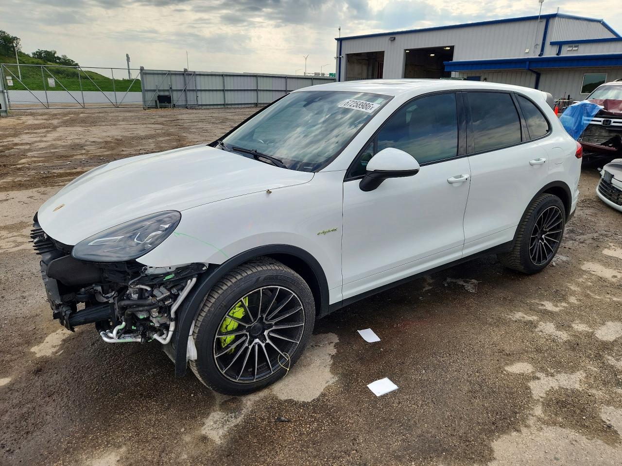 2016 PORSCHE CAYENNE