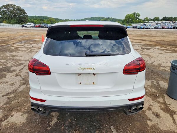 2016 PORSCHE CAYENNE