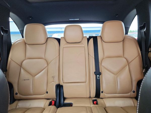 2016 PORSCHE CAYENNE