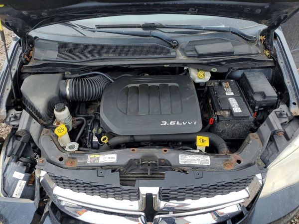 2013 DODGE GRAND CARAVAN SE