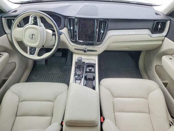 2024 VOLVO XC60