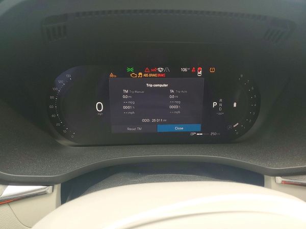2024 VOLVO XC60