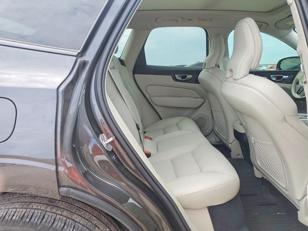 2024 VOLVO XC60