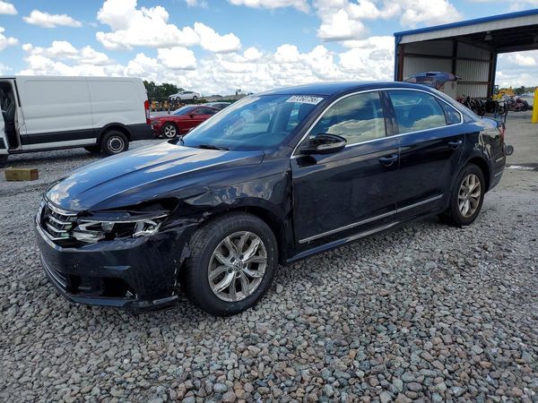 2017 VOLKSWAGEN PASSAT