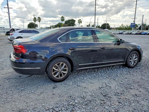 2017 VOLKSWAGEN PASSAT