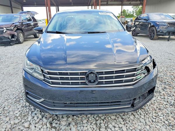2017 VOLKSWAGEN PASSAT