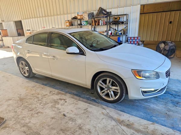 2015 VOLVO S60