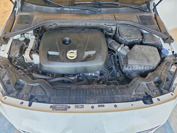 2015 VOLVO S60
