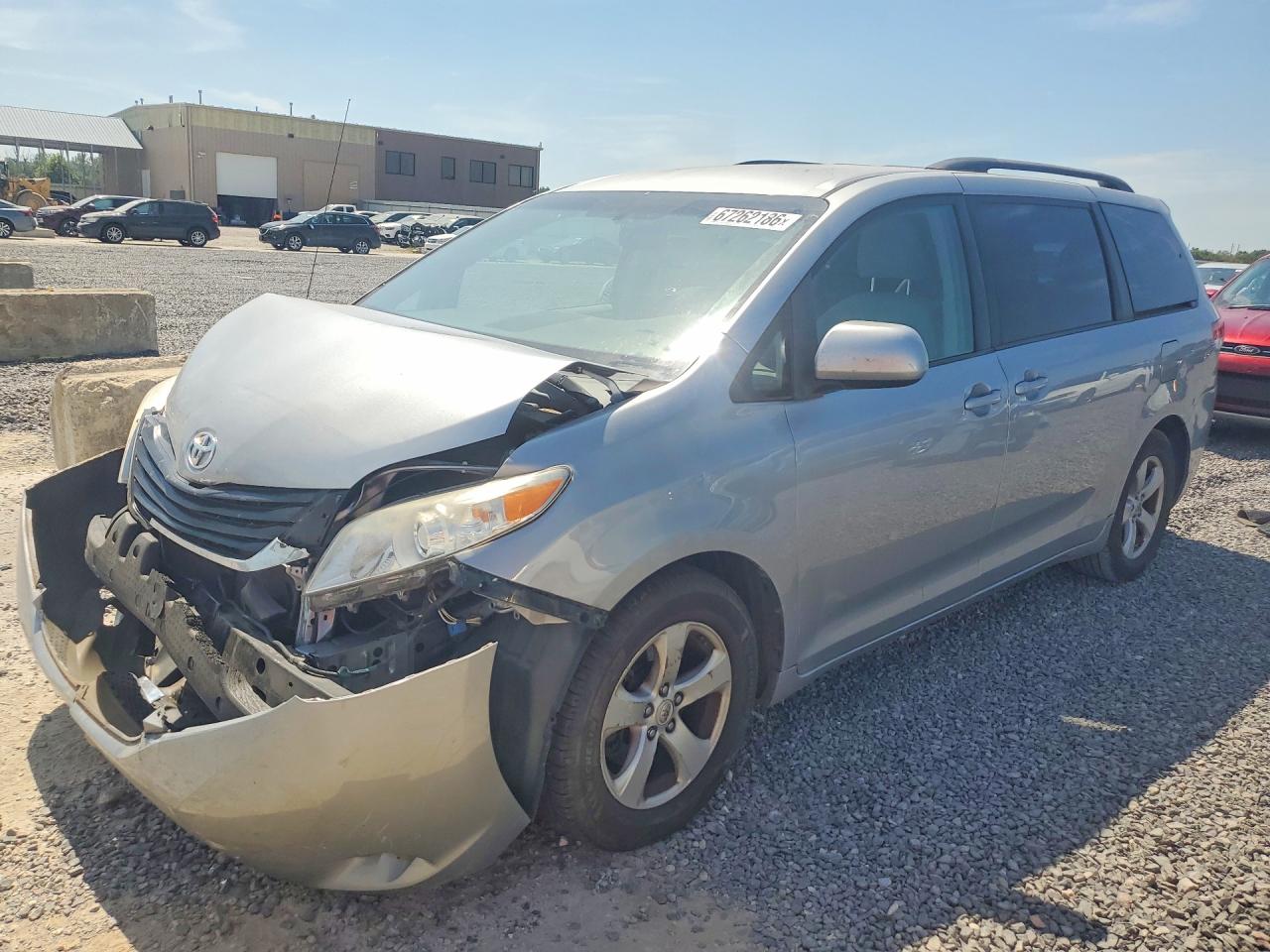 2012 TOYOTA SIENNA