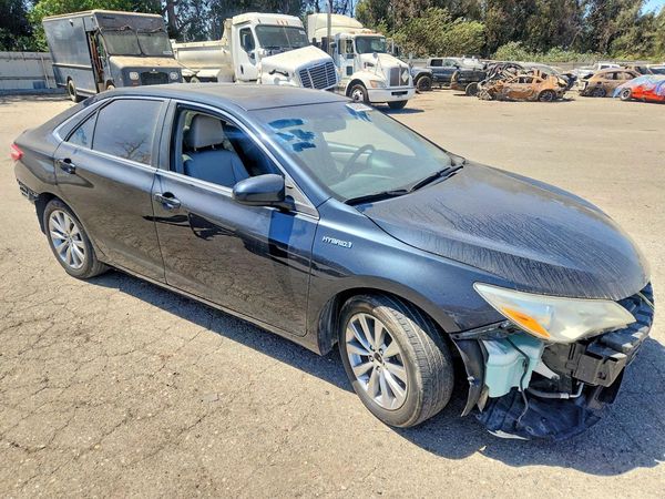 2015 TOYOTA CAMRY SOLA Hybrid
